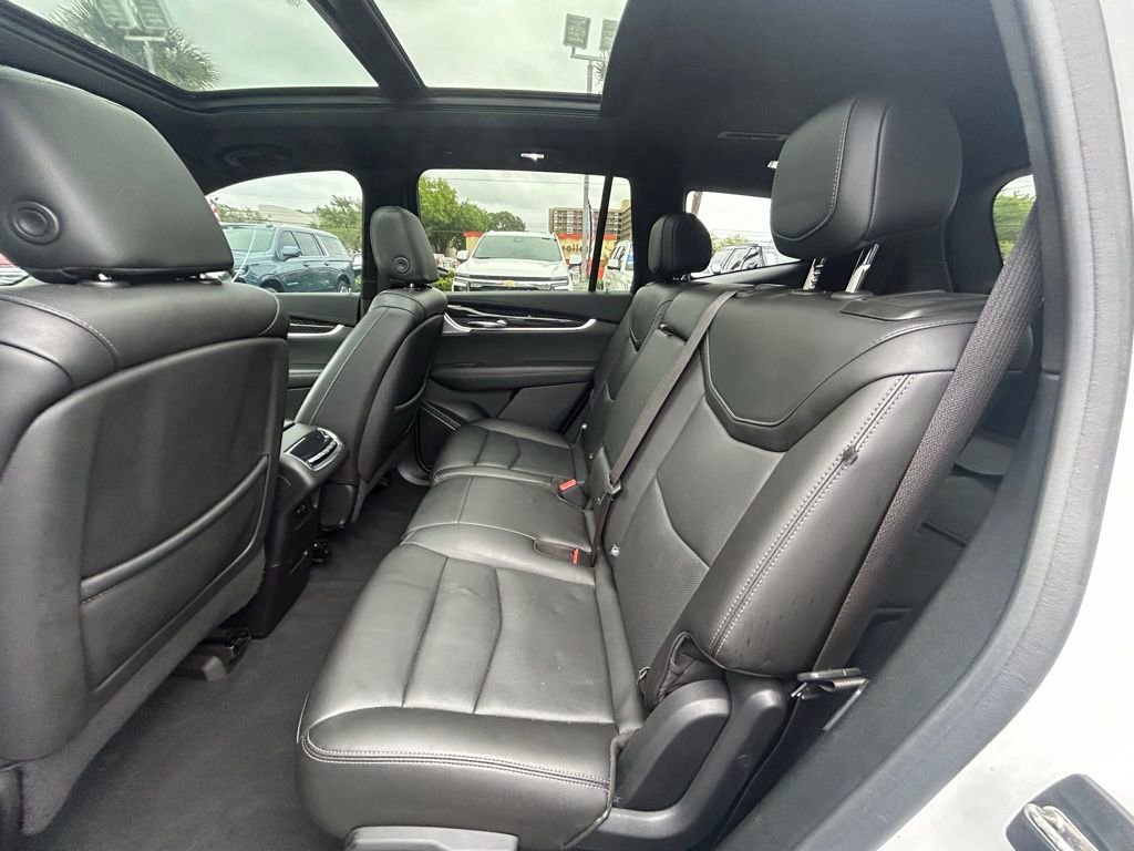 Used 2021 Cadillac XT6 Premium Luxury image 14