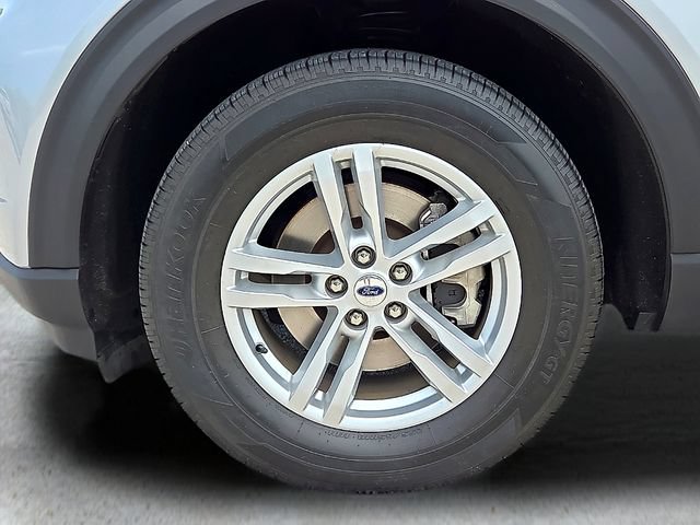 Used 2023 Ford Explorer XLT w/ Equipment Group 202A AWD/4WD image 10