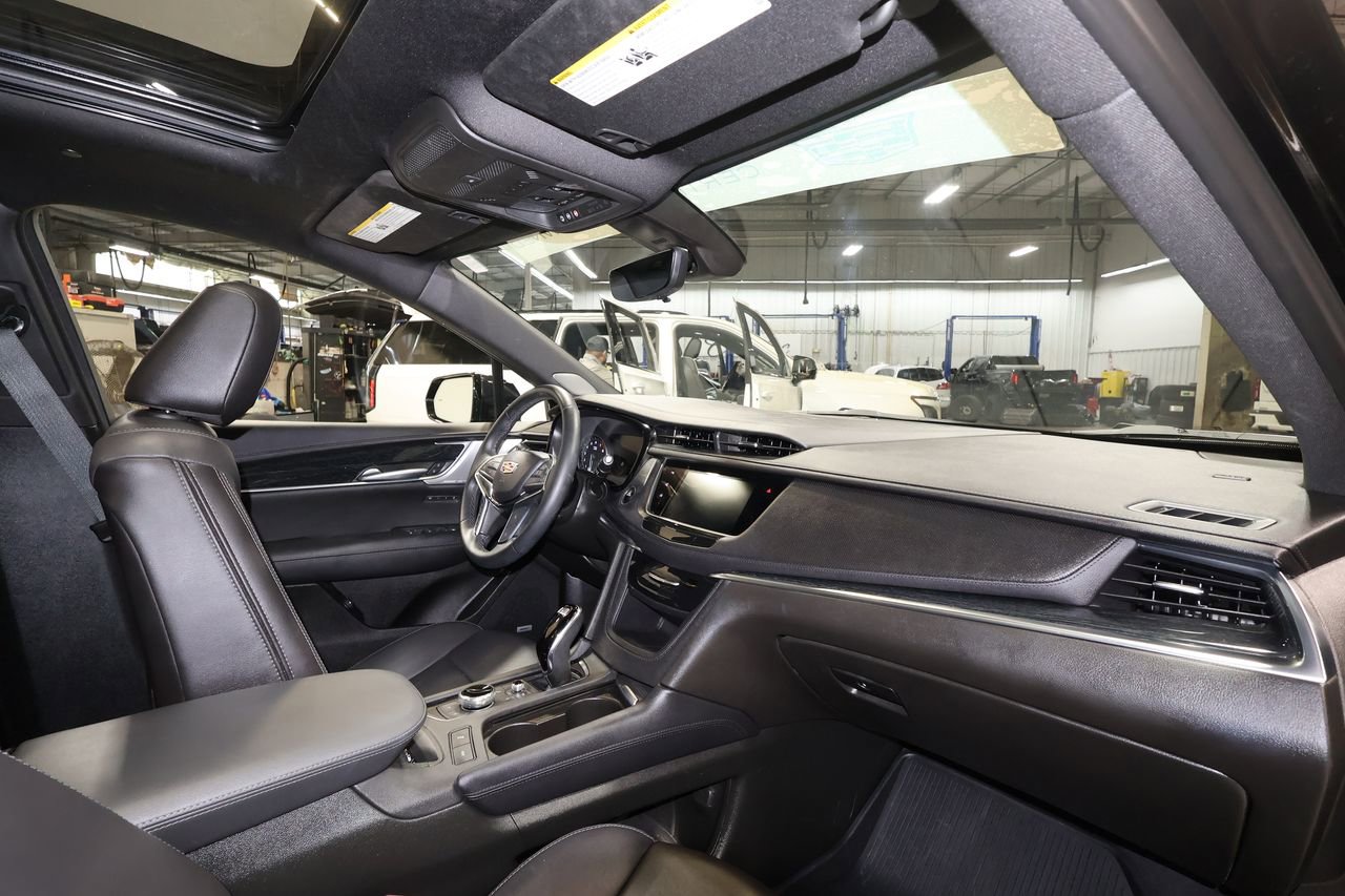 Certified 2025 Cadillac XT5 Premium Luxury w/ Technology Package AWD/4WD image 29