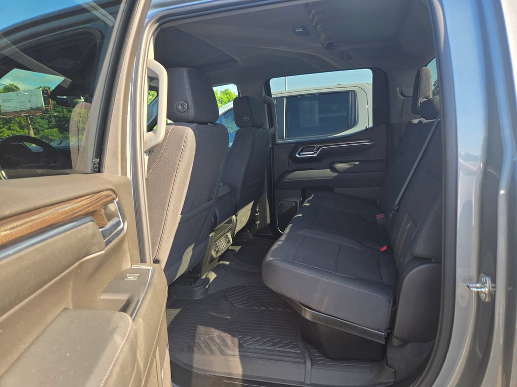 Used 2023 Chevrolet Silverado 1500 LT w/ Z71 Off-Road Package AWD/4WD image 8