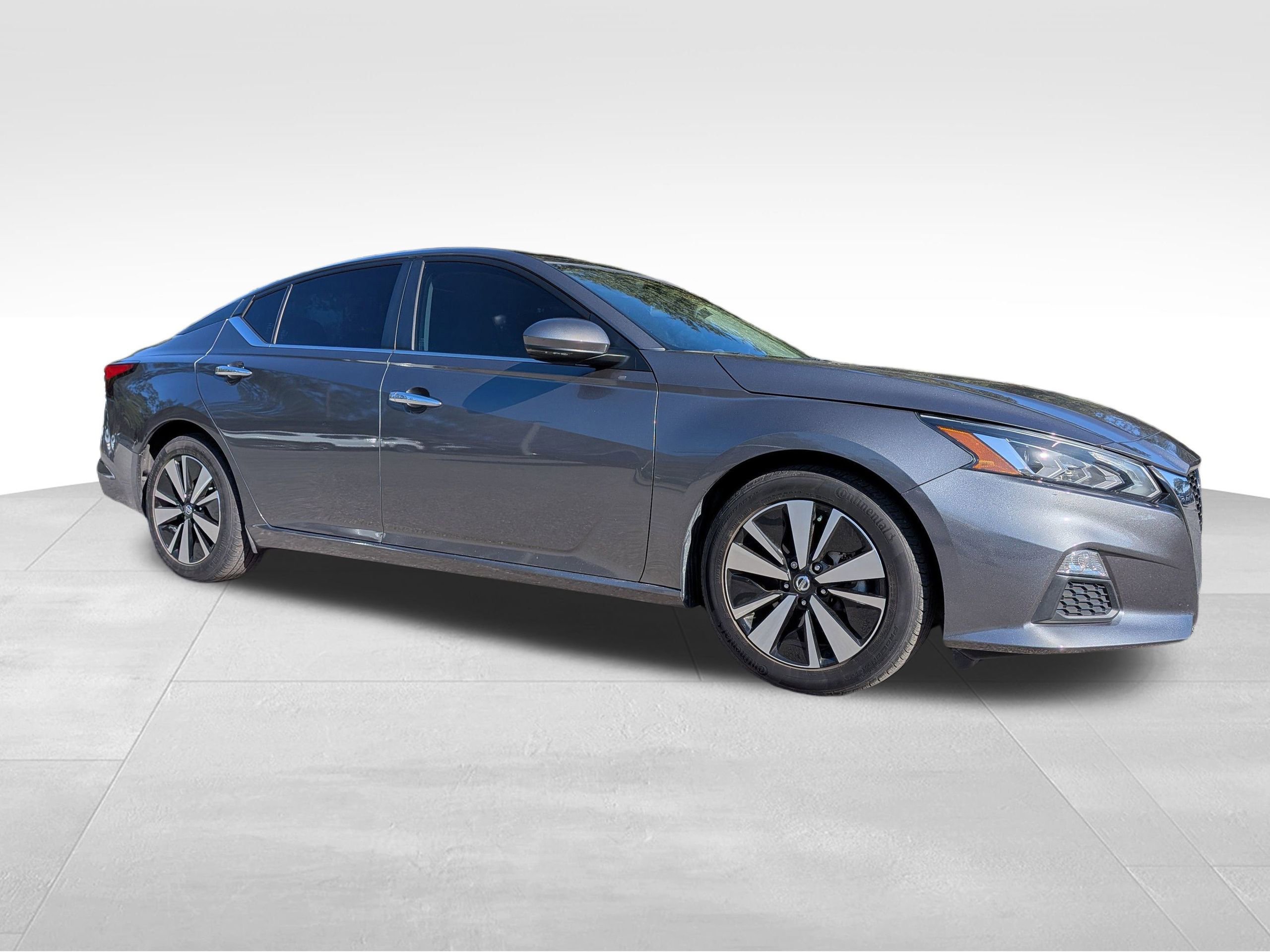 Used 2022 Nissan Altima 2.5 SV w/ SV Premium Package