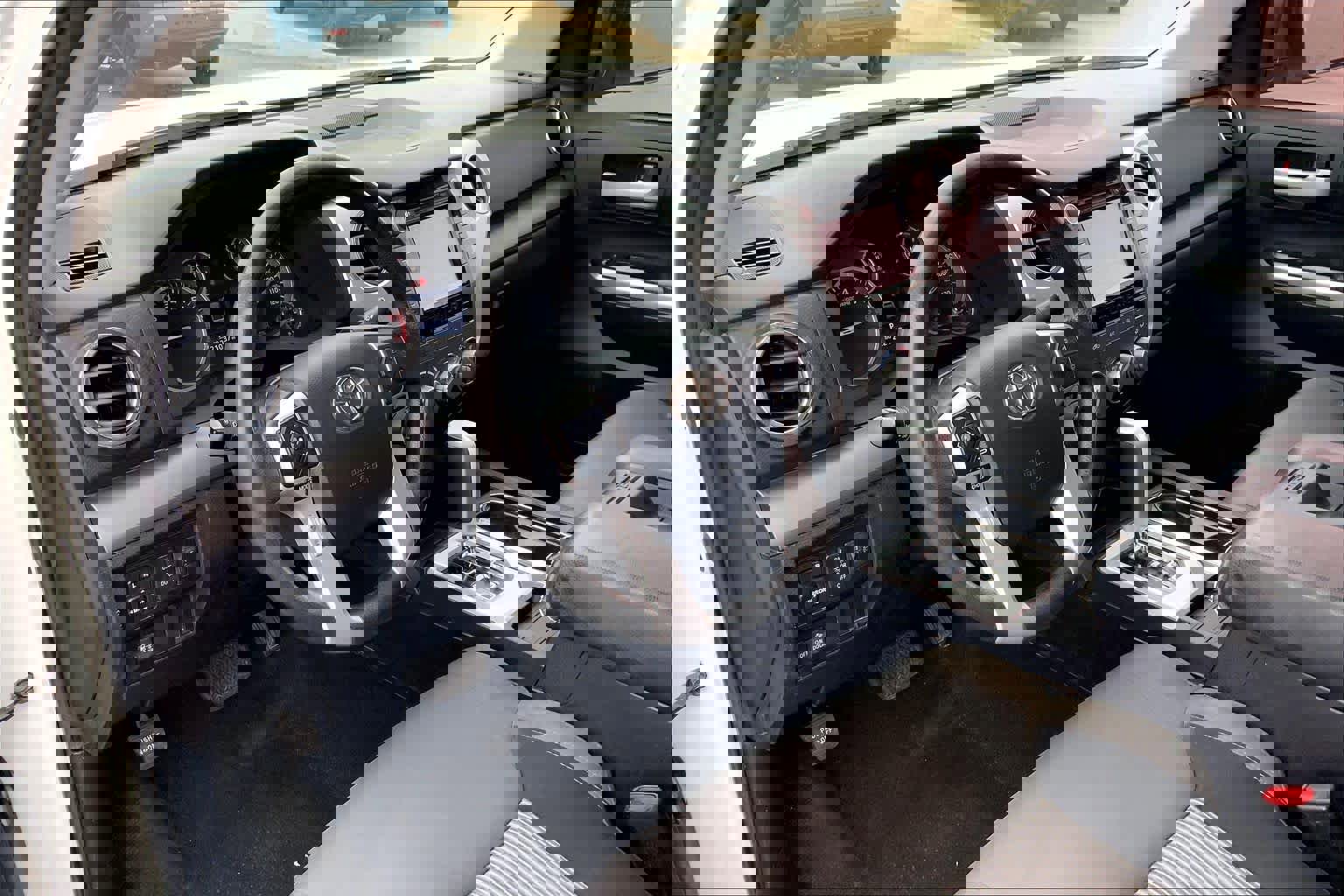 Used 2016 Toyota Tundra SR5 w/ TRD Off Road Package image 18