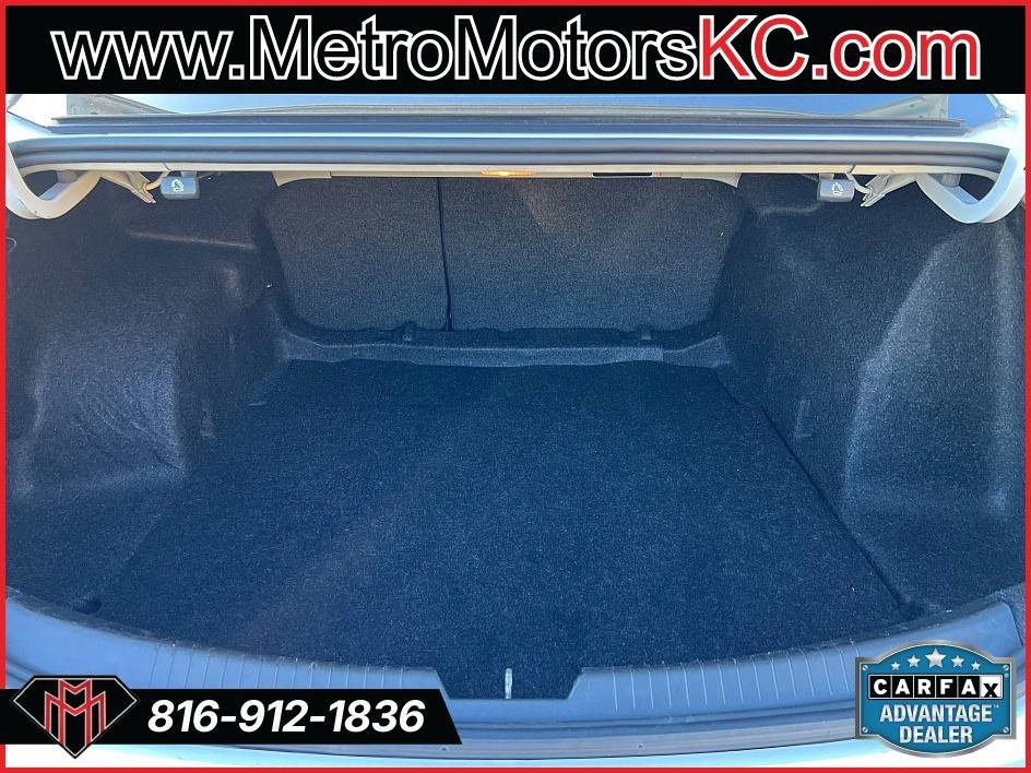 Used 2021 Chevrolet Malibu LS image 32