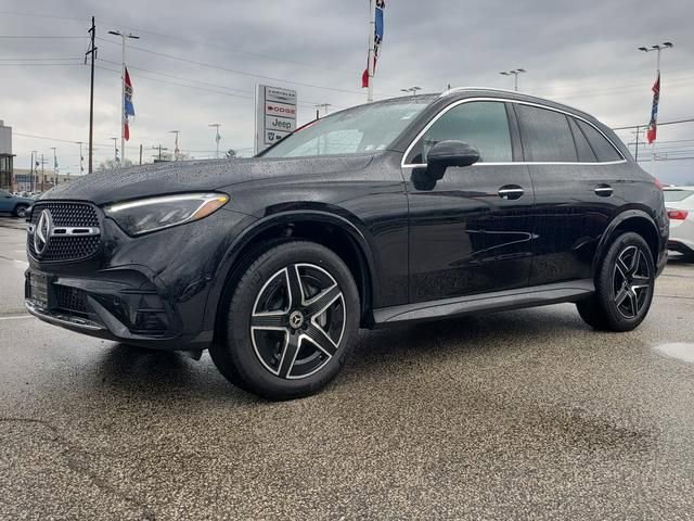 Used 2026 Mercedes-Benz GLC 300 4MATIC image 8