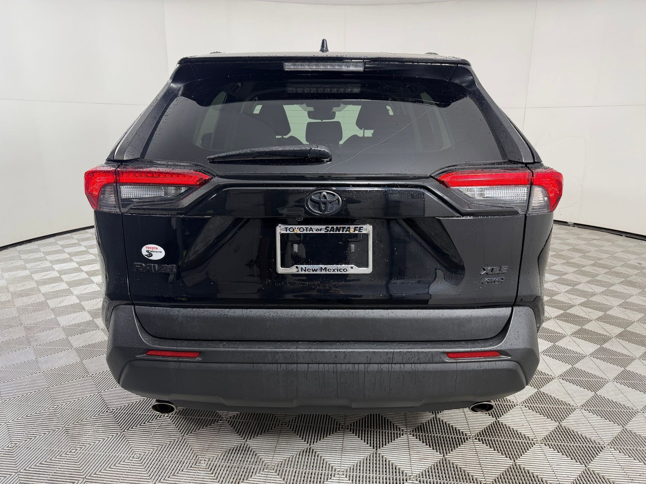 Used 2022 Toyota RAV4 XLE AWD/4WD image 9