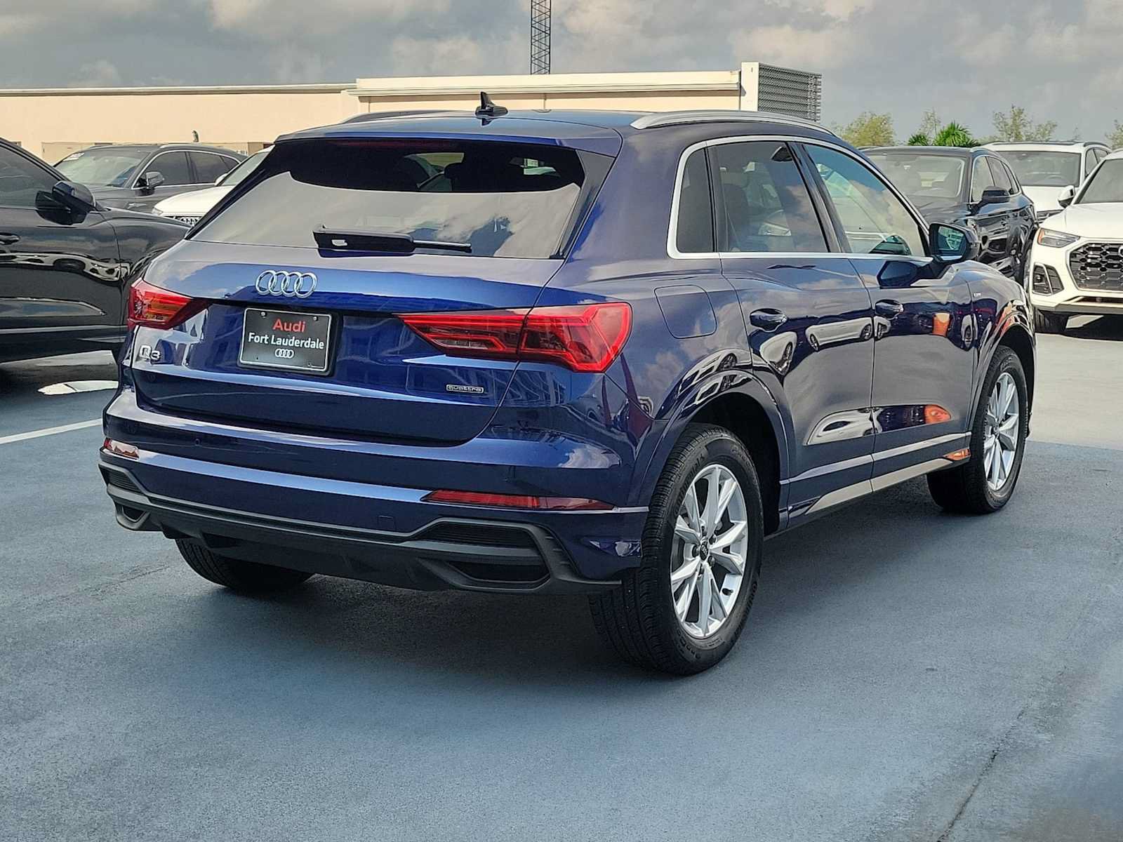 Certified 2025 Audi Q3 2.0T Premium AWD/4WD image 6