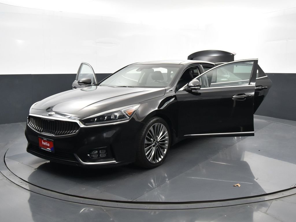 Used 2018 Kia Cadenza Limited image 41
