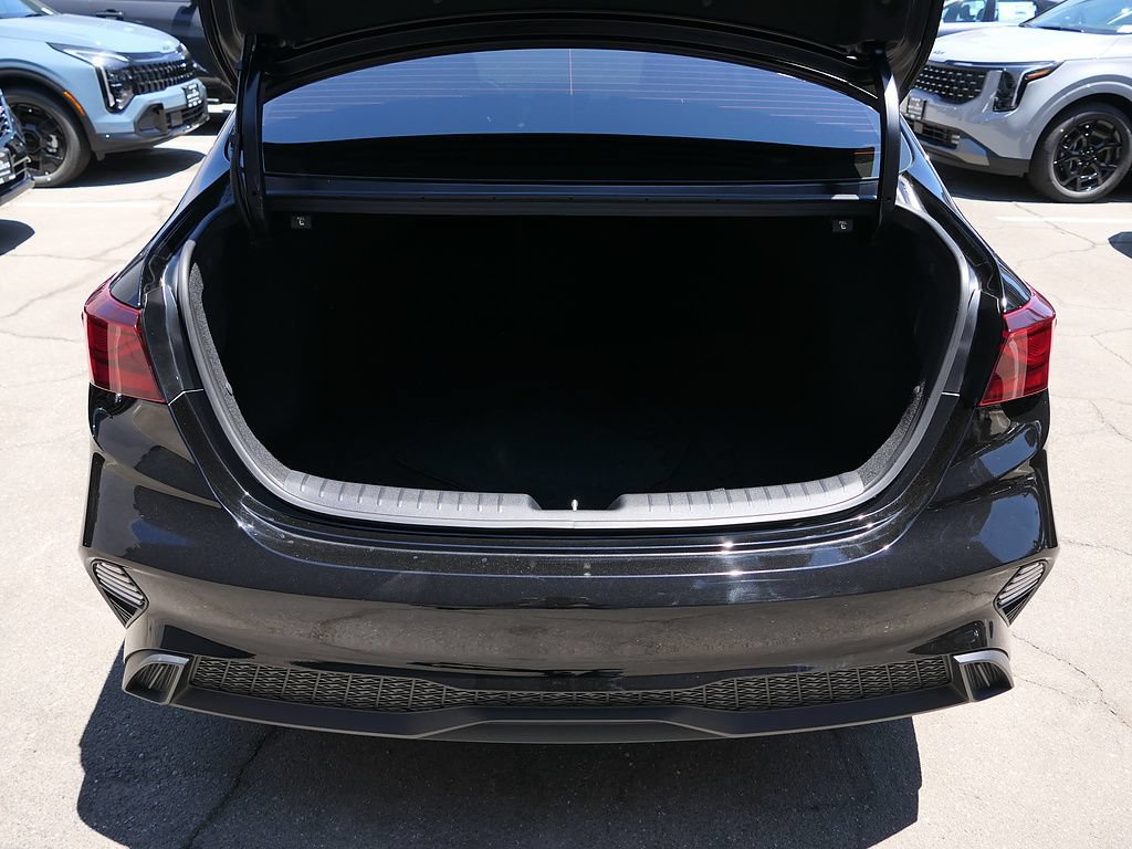 Used 2023 Kia Forte LXS w/ LXS Technology Package FWD image 22