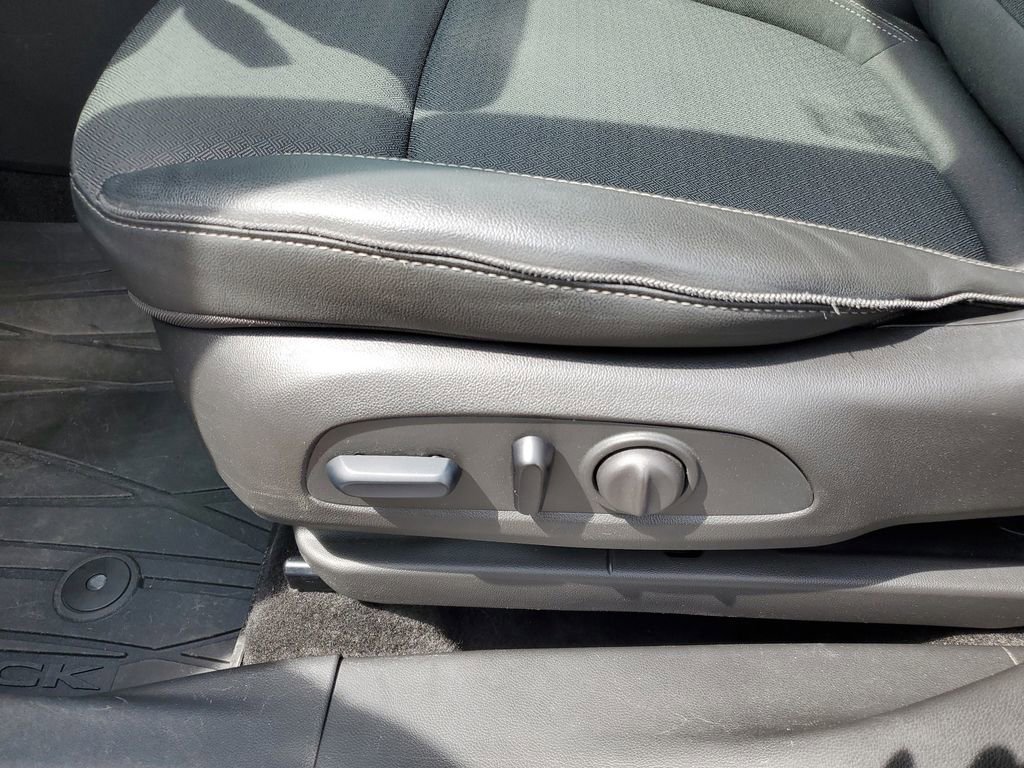 Used 2024 Buick Encore GX Preferred w/ Comfort Package AWD/4WD image 6