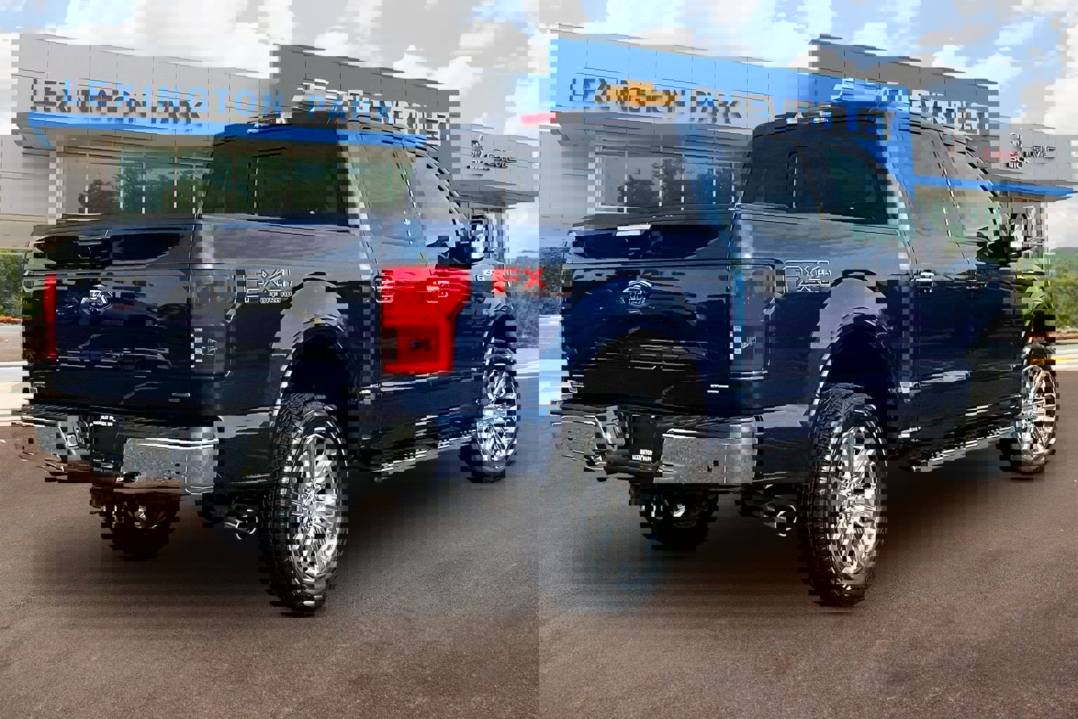 Used 2018 Ford F150 Lariat w/ Equipment Group 502A Luxury image 13