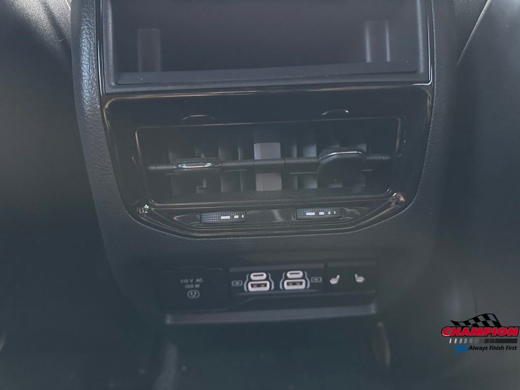 Used 2024 Jeep Grand Cherokee Limited image 26