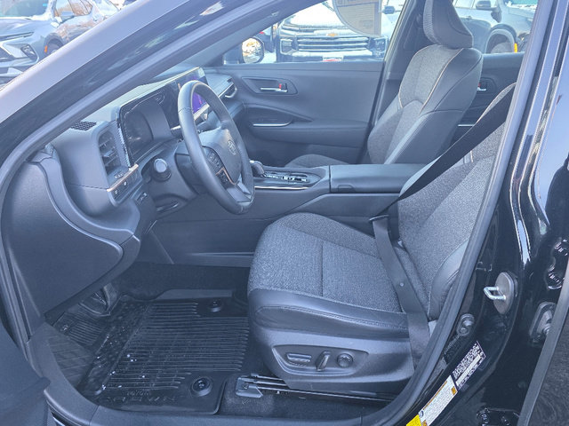 Used 2023 Toyota Crown XLE image 32