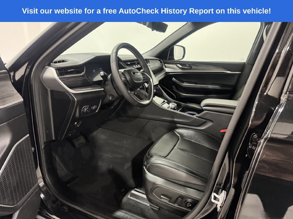 Used 2025 Jeep Grand Cherokee L Limited AWD/4WD image 16