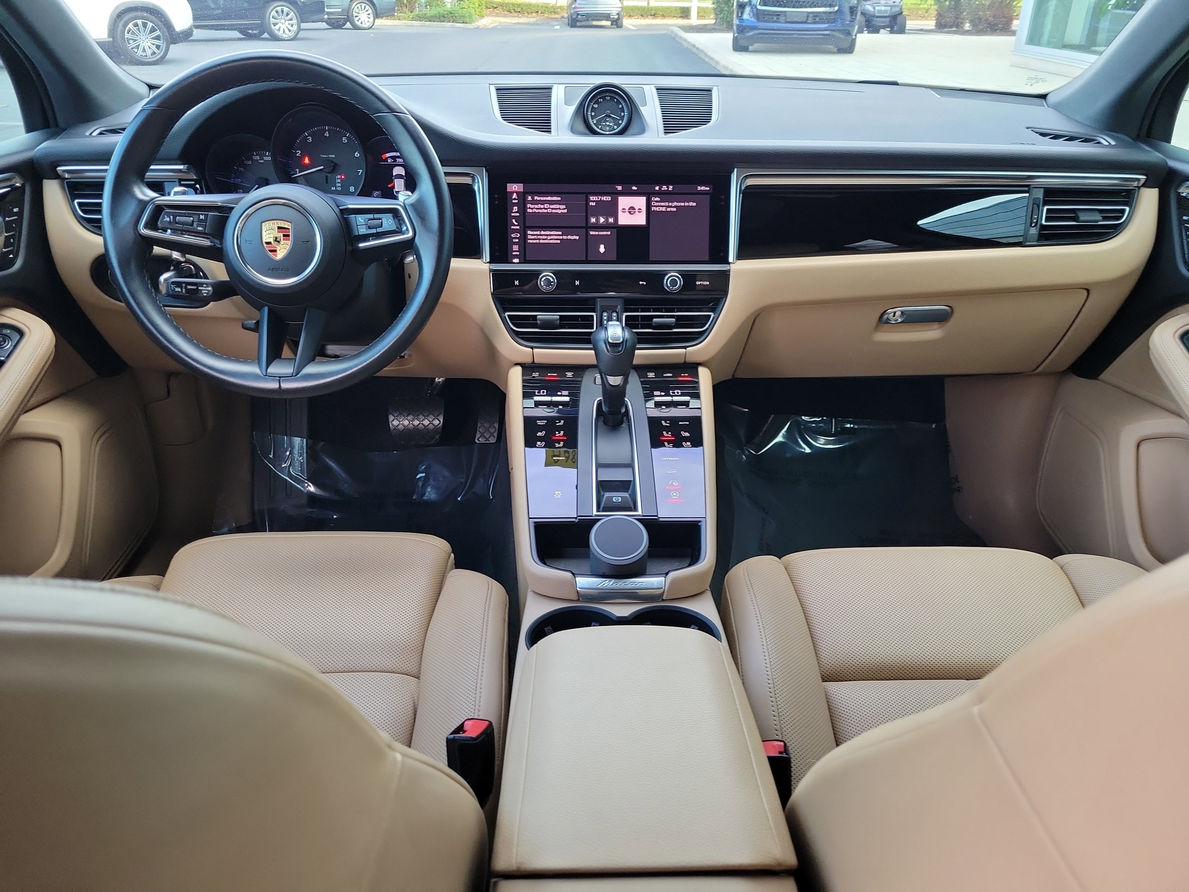 Used 2024 Porsche Macan image 12