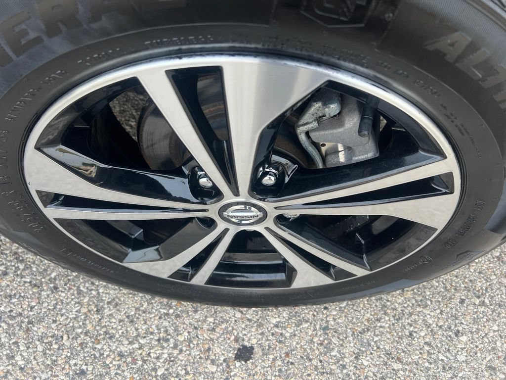 Certified 2022 Nissan Sentra SV FWD image 38