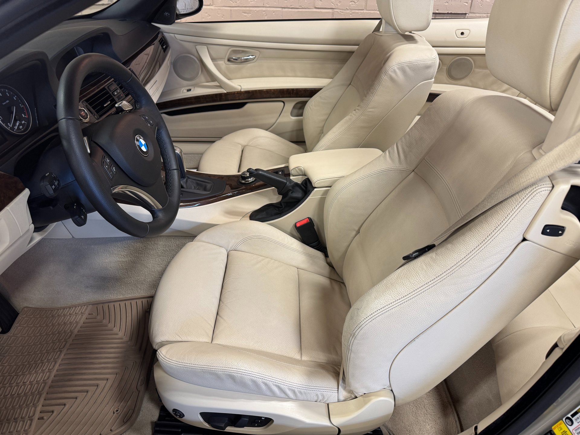 Used 2008 BMW 335i Convertible image 22