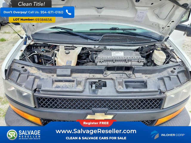 Used 2018 Chevrolet Express 3500 w/ Driver Convenience Package RWD image 16