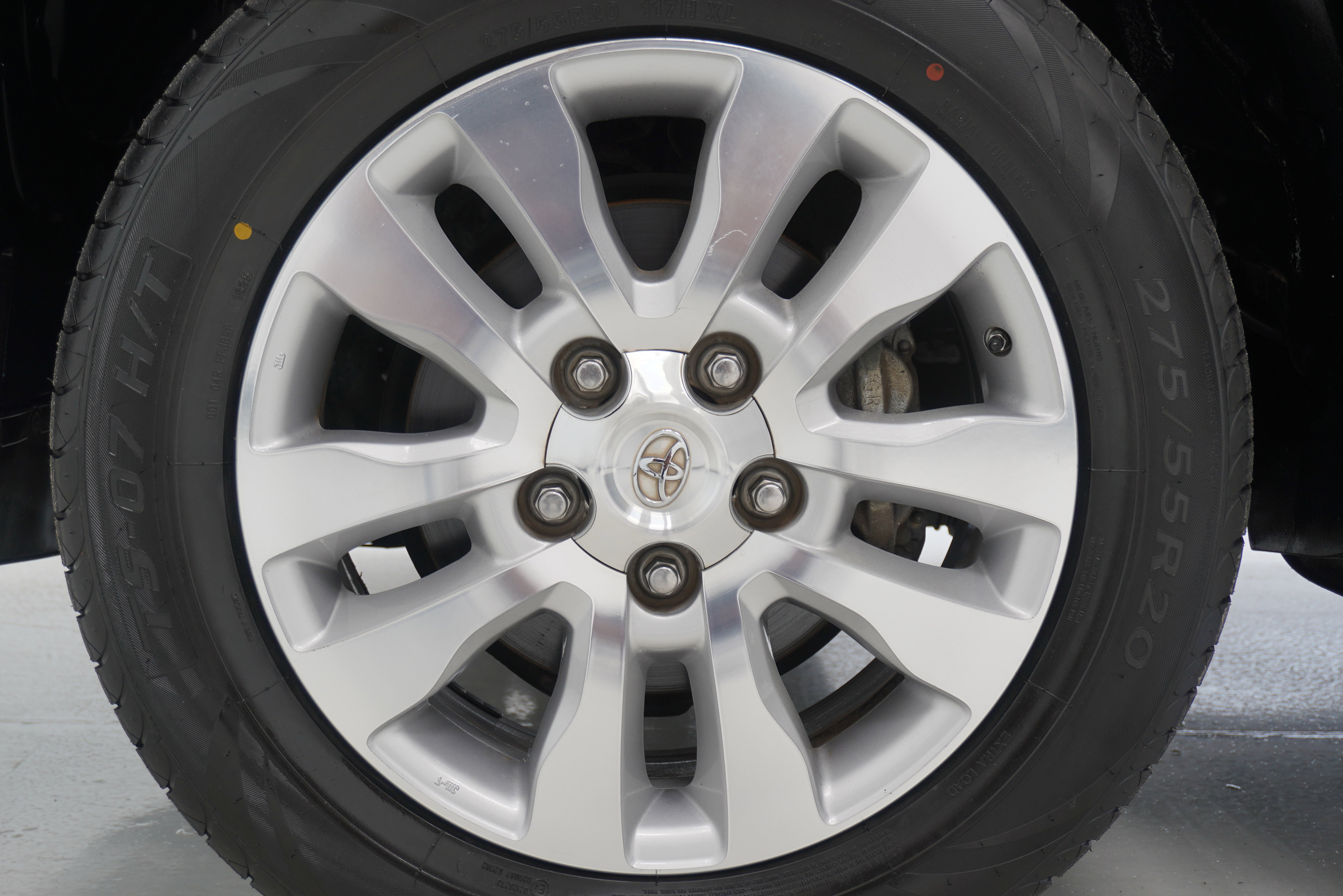 Used 2015 Toyota Sequoia Platinum image 31