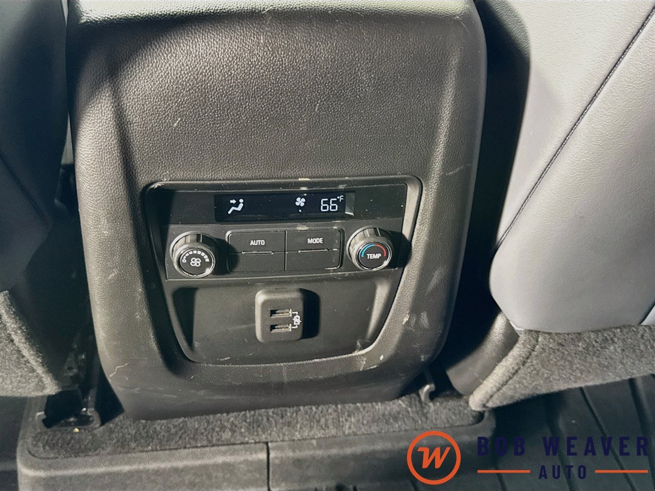 Used 2023 Buick Enclave Essence AWD/4WD image 32