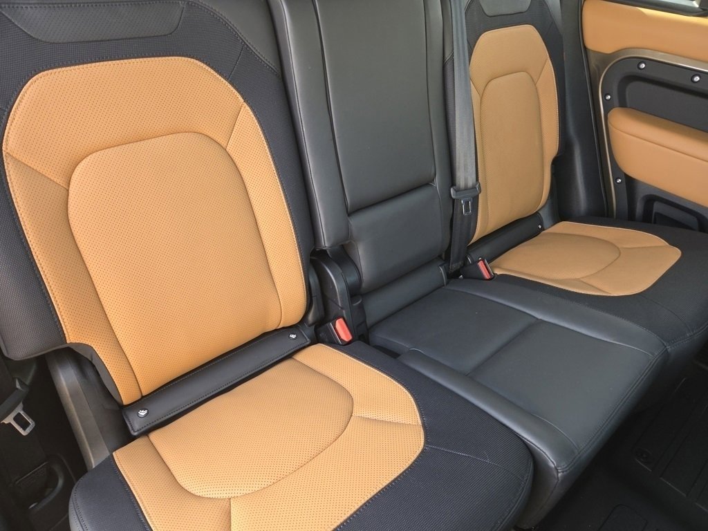 Used 2024 Land Rover Defender 110 X-Dynamic SE image 41