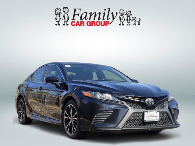 Used 2019 Toyota Camry SE FWD image 2