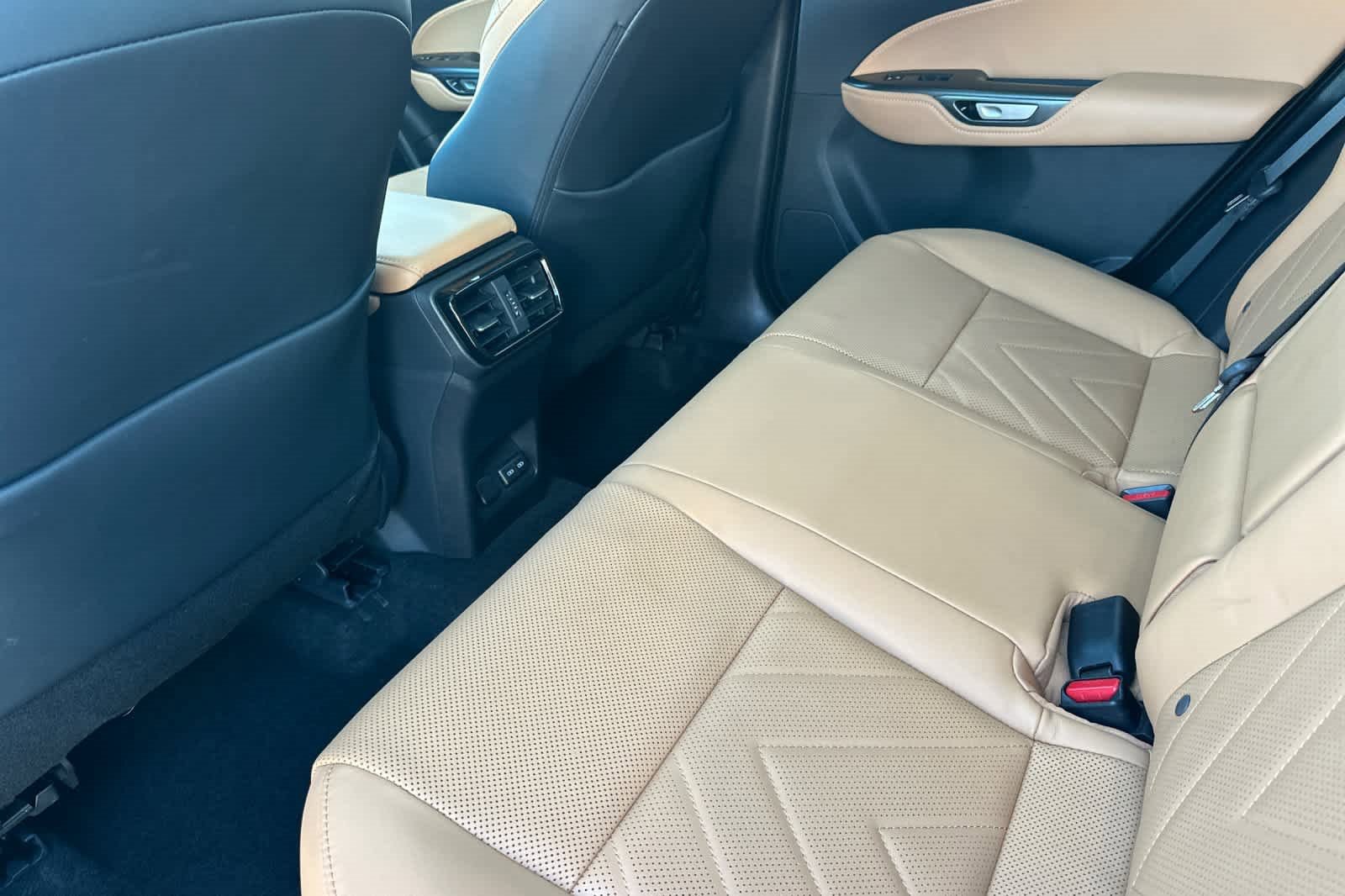 Used 2025 Lexus NX 300h 350h Luxury image 4