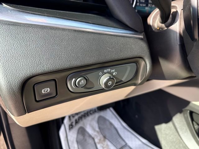 Used 2019 Buick Enclave Essence image 21