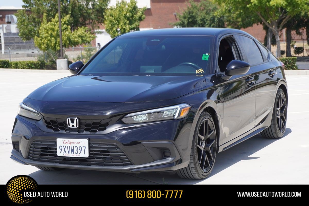 Used 2025 Honda Civic Sport image 1