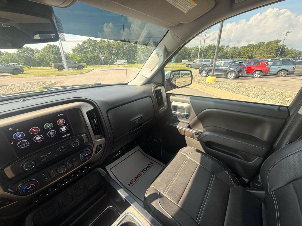 Used 2016 GMC Sierra 1500 Denali w/ Denali Ultimate Package AWD/4WD image 28