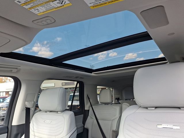 New 2025 Ford Expedition Platinum w/ Platinum Ultimate Package image 10