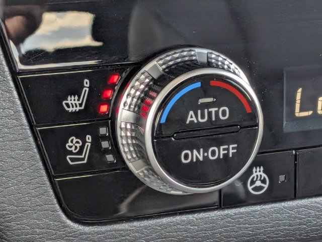 Used 2025 Mitsubishi Outlander SEL AWD/4WD image 26