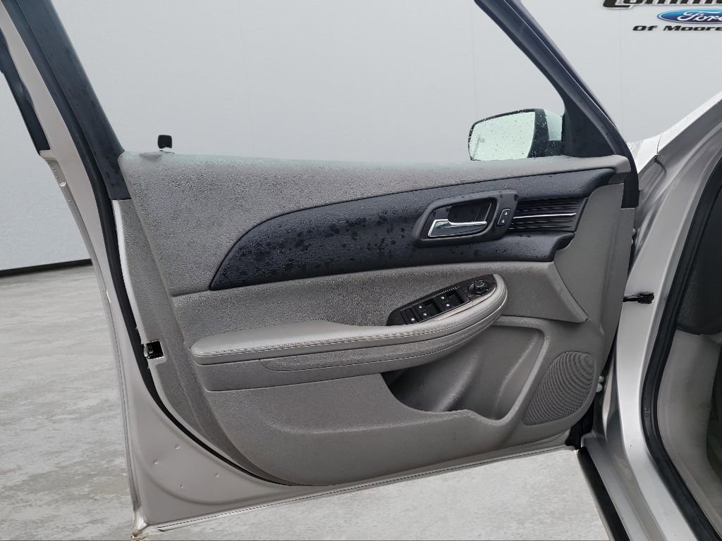 Used 2016 Chevrolet Malibu LT image 9