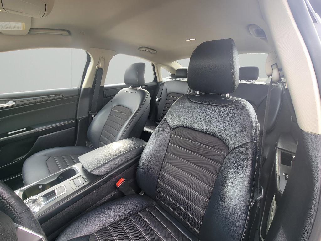 Used 2018 Ford Fusion SE w/ Equipment Group 601A image 11