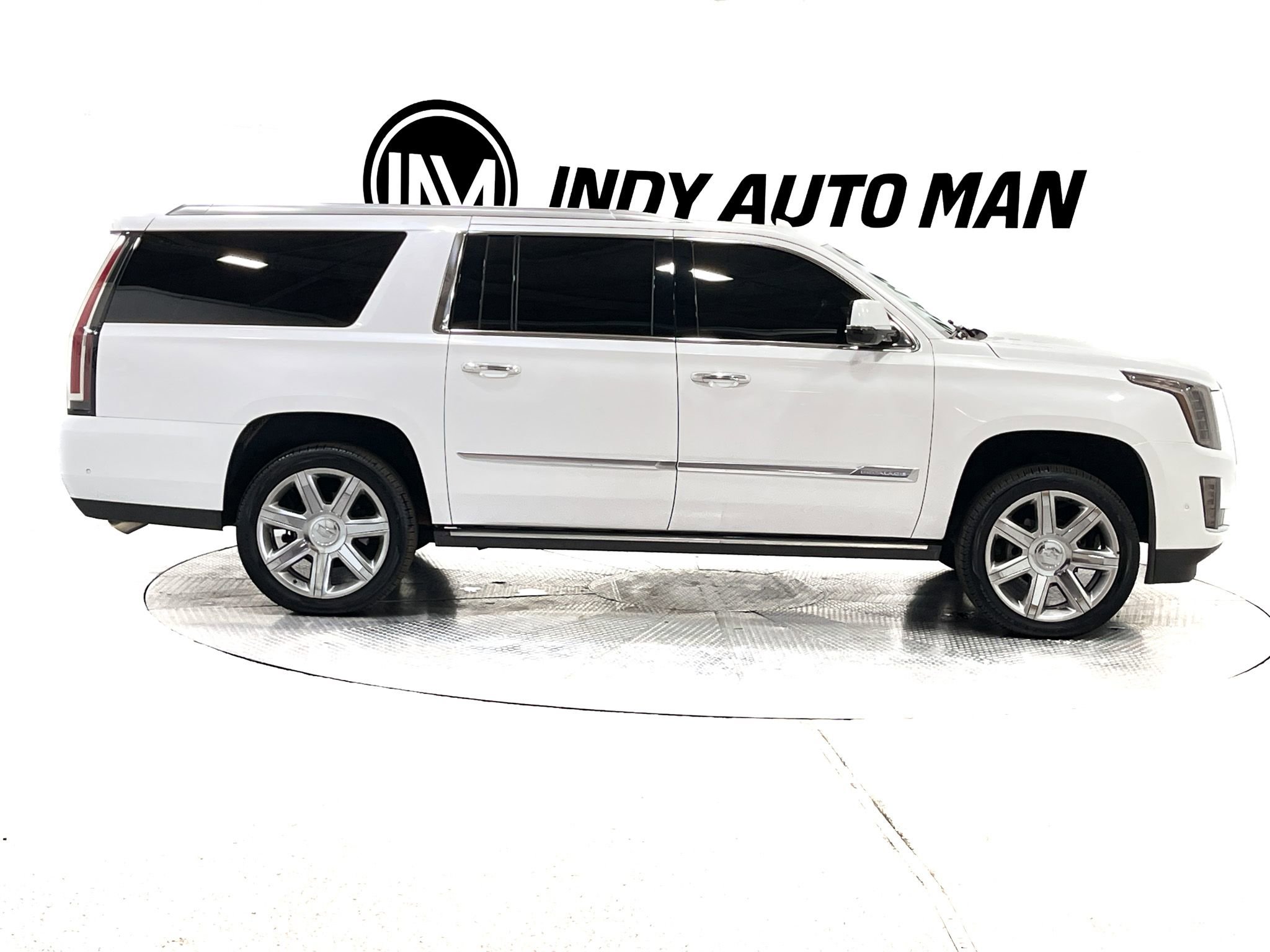 Used 2018 Cadillac Escalade ESV Premium Luxury AWD/4WD image 3
