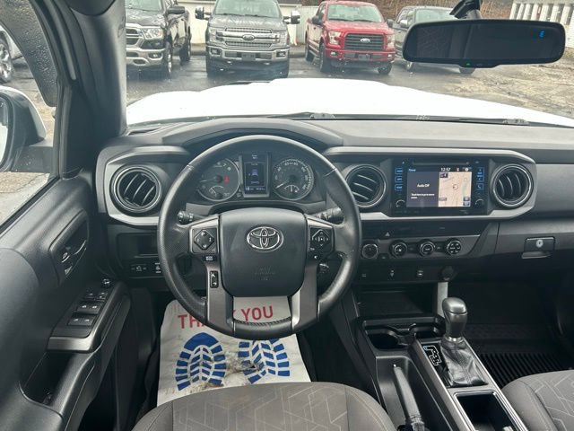 Used 2017 Toyota Tacoma TRD Sport w/ Tow Package AWD/4WD image 15