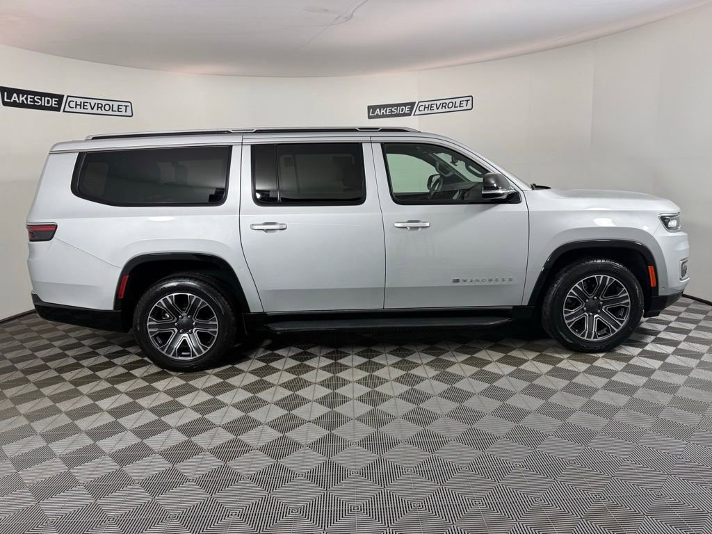 Used 2024 Jeep Wagoneer L Series II w/ Flexible Seating Group image 7