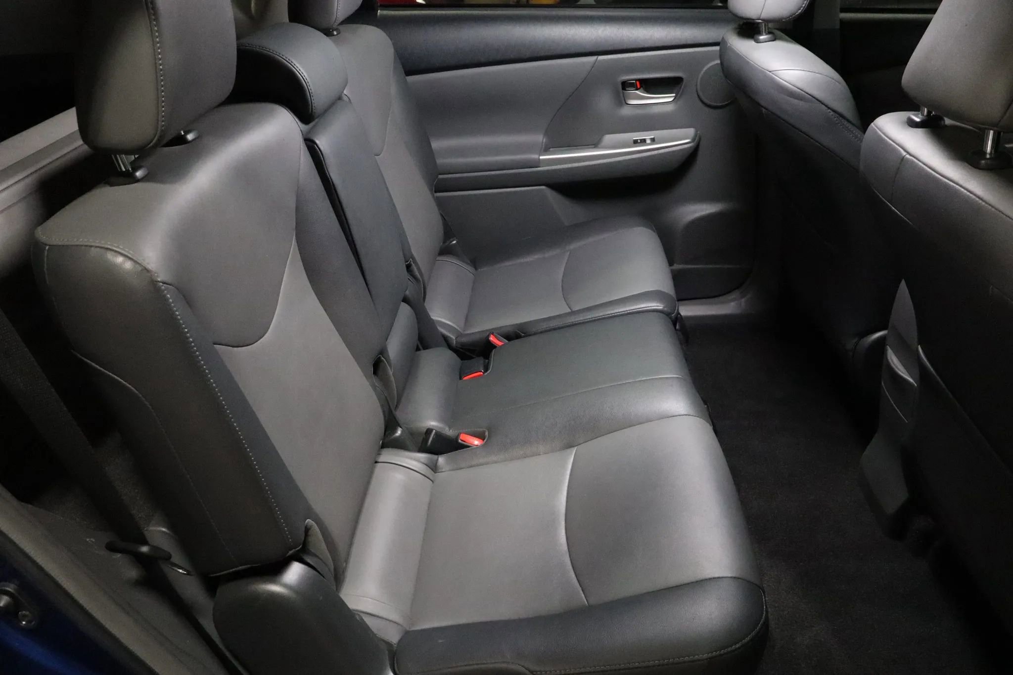 Used 2012 Toyota Prius V Five image 13