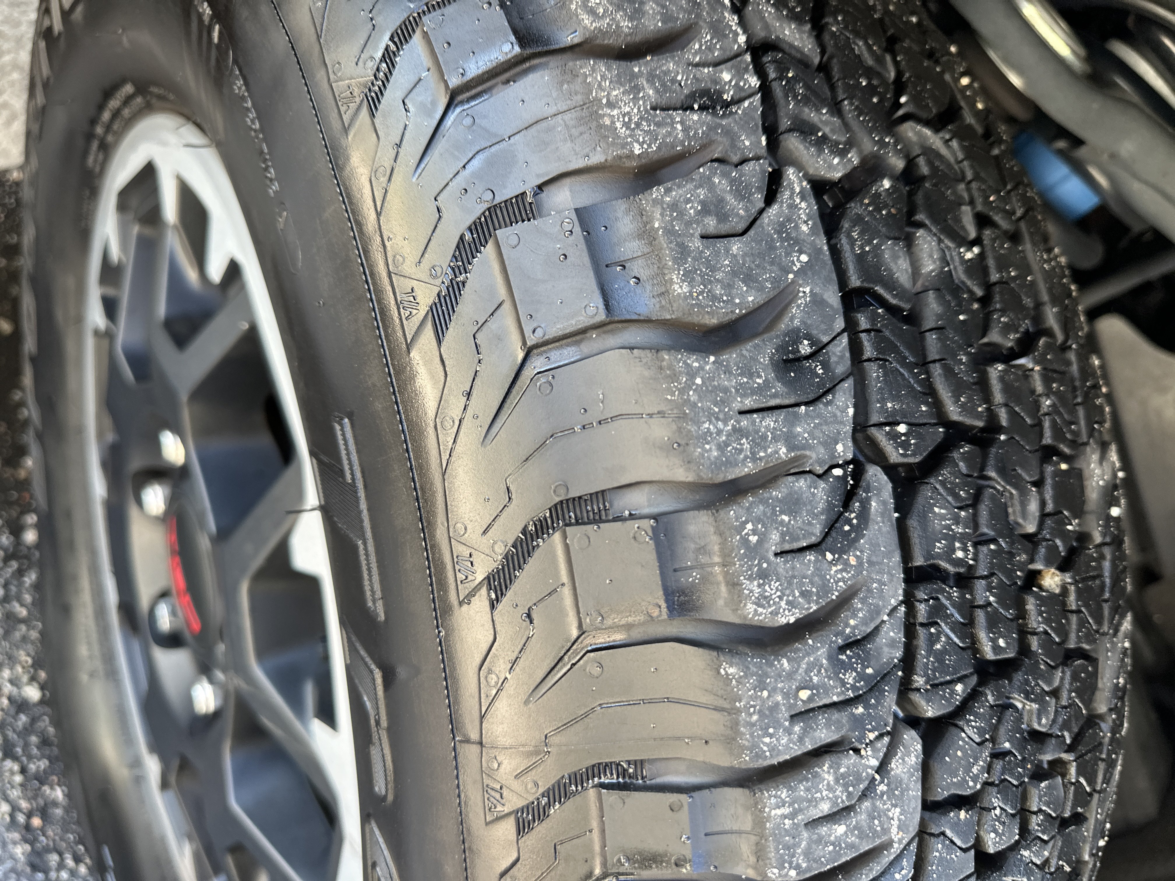 Used 2024 Toyota Tacoma TRD Off-Road AWD/4WD image 7
