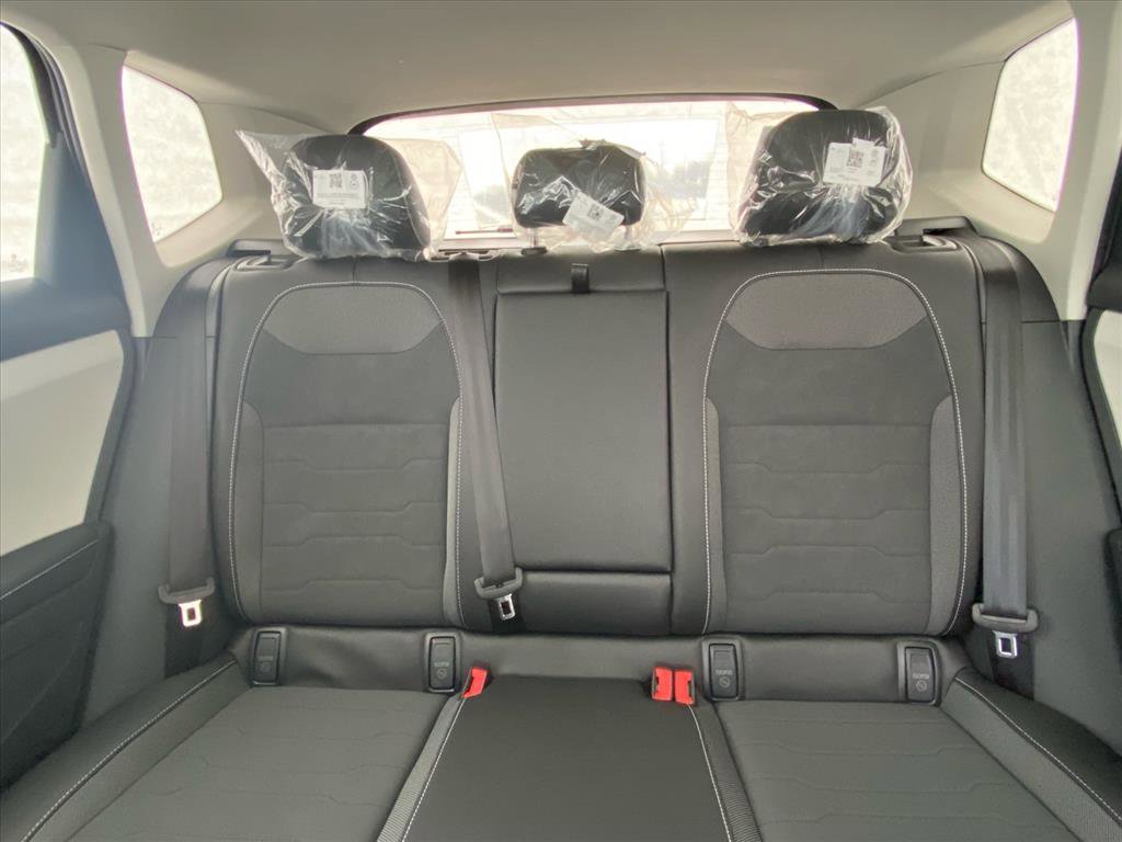 New 2026 Volkswagen Taos SE image 10
