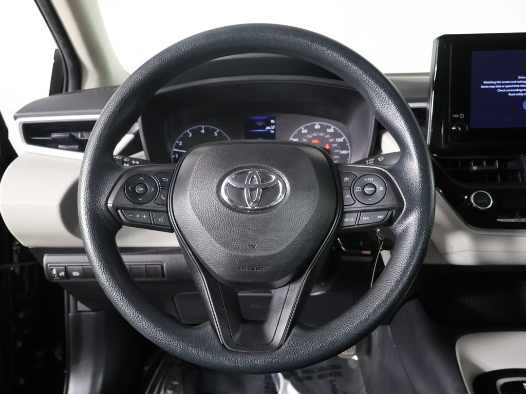 Used 2025 Toyota Corolla LE FWD image 33