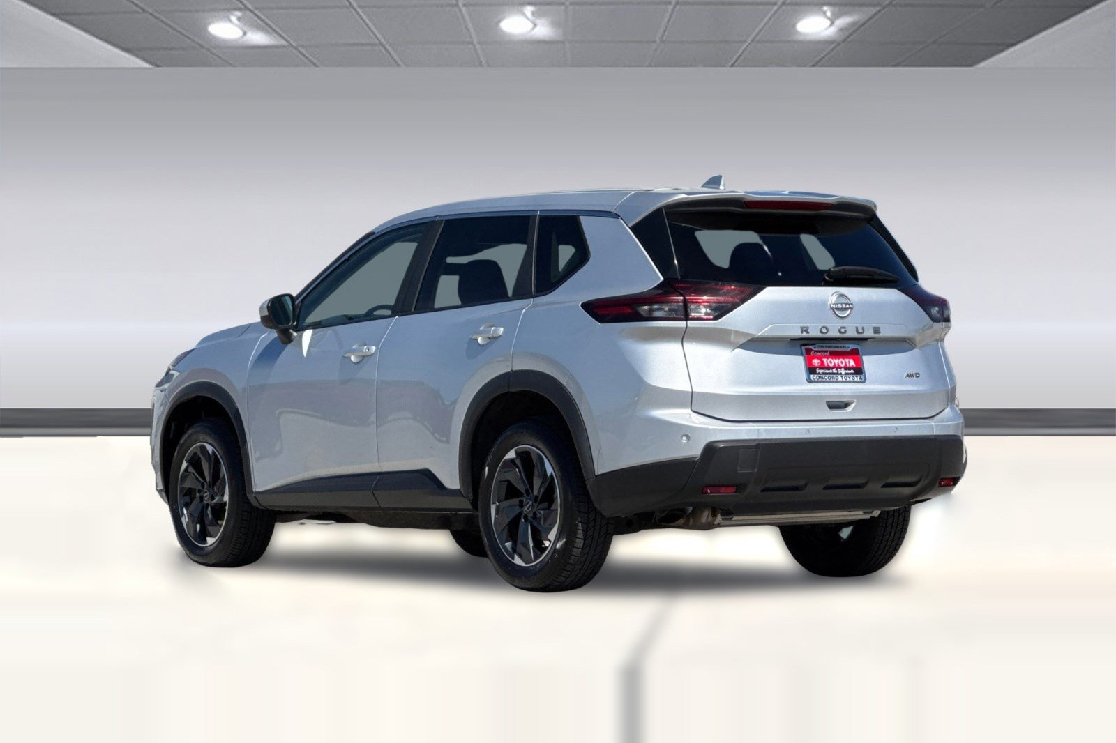Used 2025 Nissan Rogue SV image 7