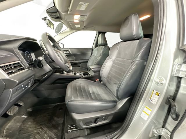 Used 2023 Mitsubishi Outlander SE AWD/4WD image 19