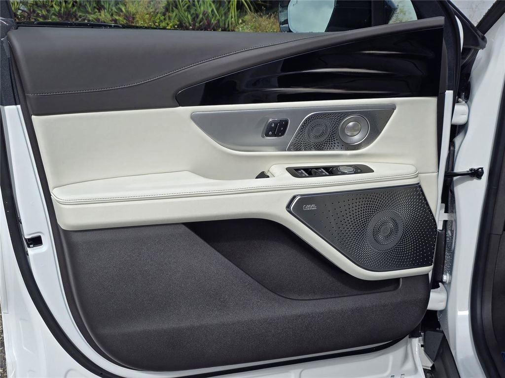 New 2026 Lincoln Nautilus Black Label image 13