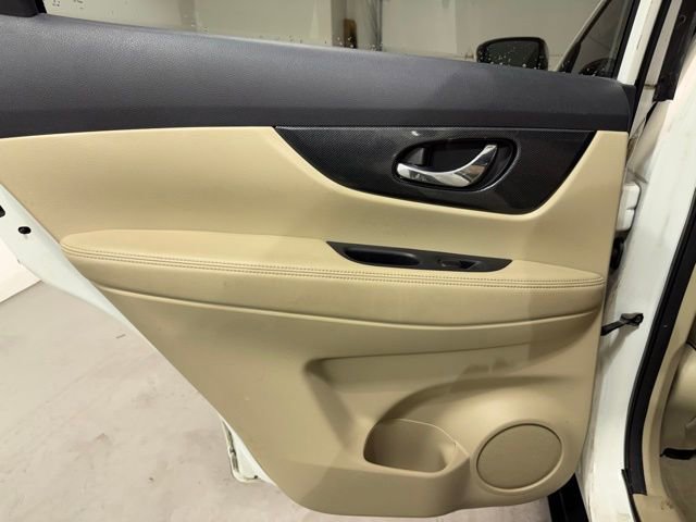 Used 2014 Nissan Rogue SL image 23