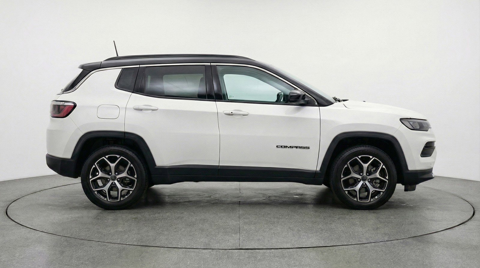Used 2025 Jeep Compass Limited AWD/4WD image 11