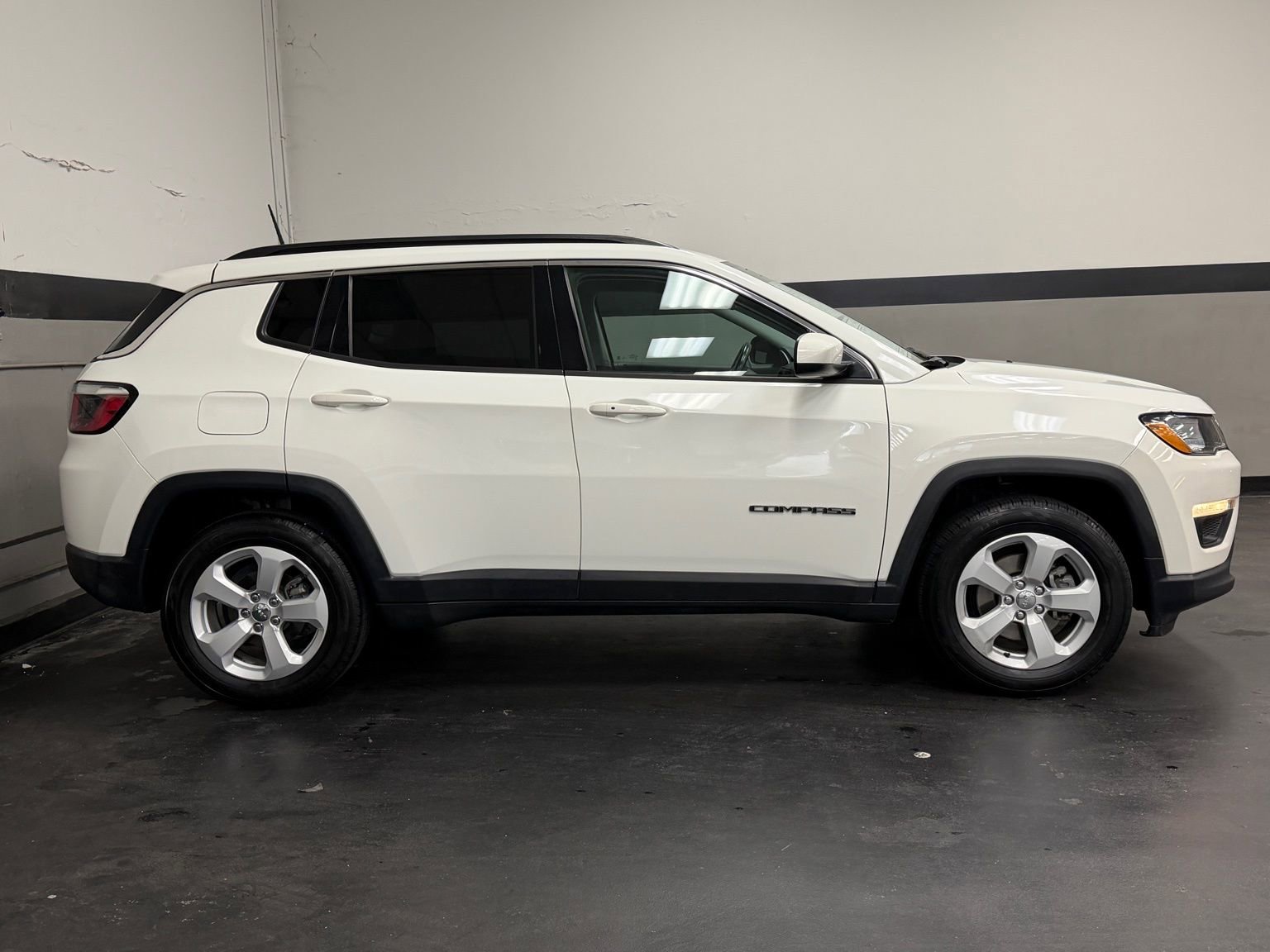 Used 2018 Jeep Compass Latitude image 6