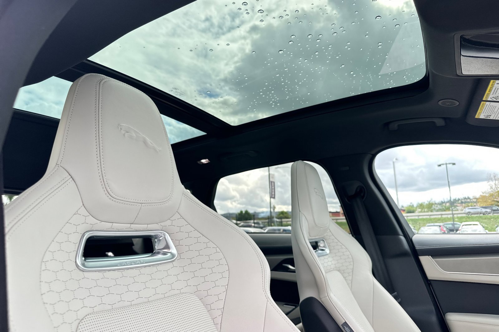 Used 2025 Jaguar F-PACE R-Dynamic S image 18