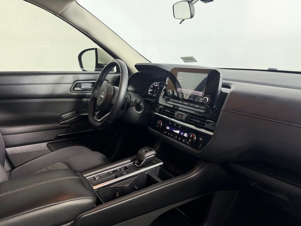 Used 2024 Nissan Pathfinder SV w/ Black Appearance Package FWD image 33