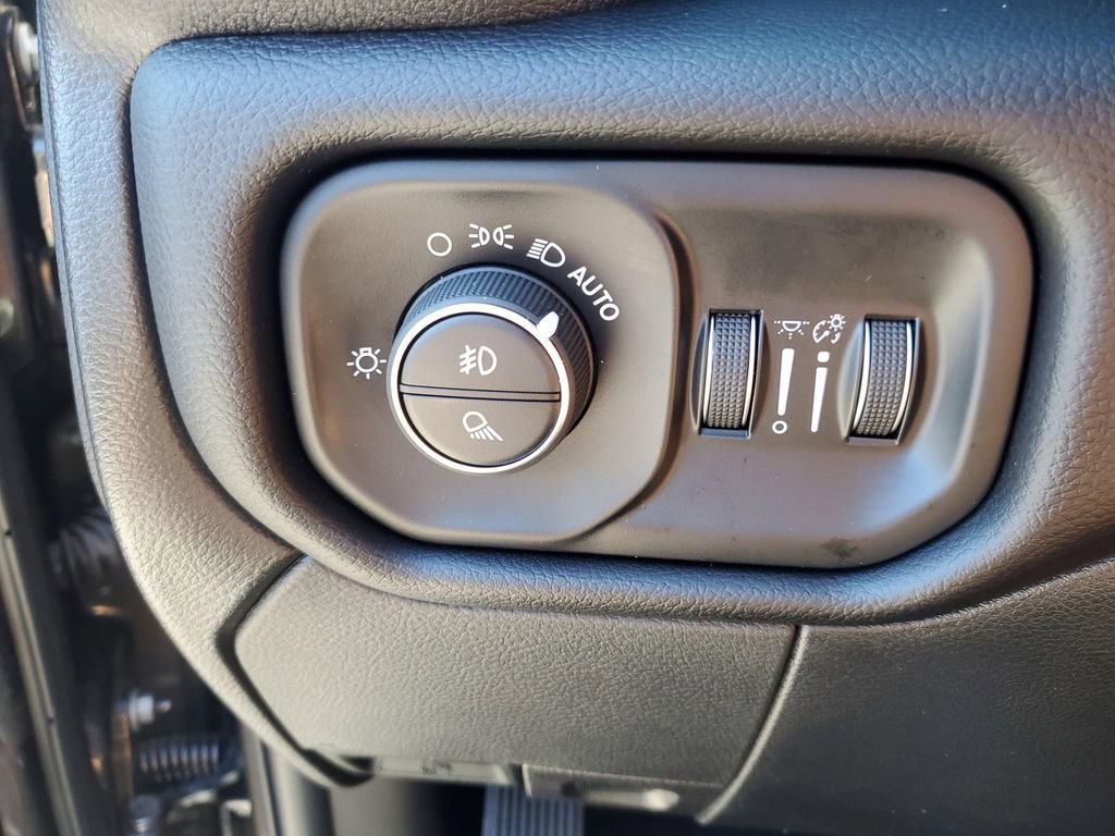 New 2025 RAM 2500 Laramie AWD/4WD image 22