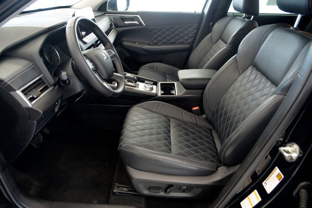 Used 2022 Mitsubishi Outlander SEL image 15